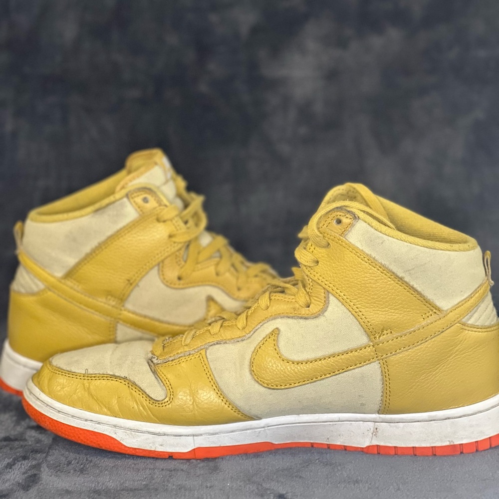 Nike Dunks High Tops “Wheat Gold”, Mens 12
